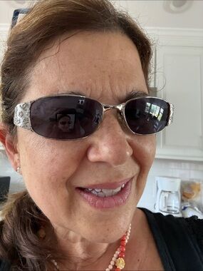 VINTAGE *MINT* CHANEL SHADES - no case